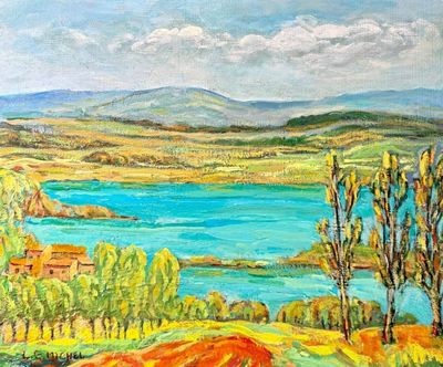 tableau représentant un lac, des montagnes et des arbres