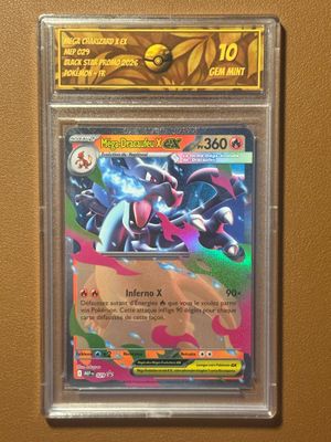 La carte Pokémon est dans un étui en plastique accroché au mur.