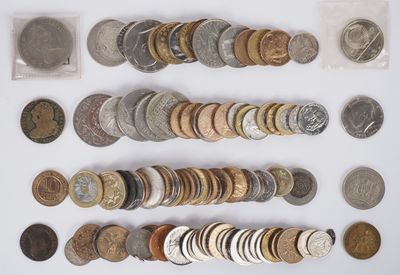 Lot de monnaies étrangères et françaises diverses. - Photo 1