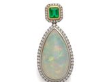 un pendentif en opale et diamants, signé Van Cleef