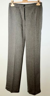 BERNARD ZINS, Paris Pantalon noir.