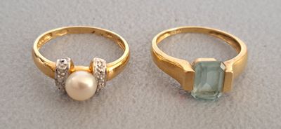 Deux petites bagues à monture en or 18K 750 millièmes, l'une… - Photo 1