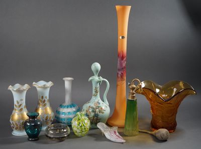 Lot comprenant berluze RG Baccarat (H. 50 cm), vases en opaline, vase  - Photo 1