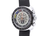 une image d'une montre en gros plan sur fond blanc