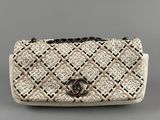 chanel vintage - beaded shoulder bag 9