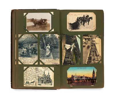 un livre ouvert avec des images de personnes et d'animaux