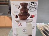 une fontaine à chocolat exposée dans le magasin