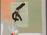 une peinture représentant un oiseau perché sur une feuille de papier