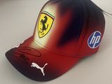 casquette Ferrari signée par le pilote de l'écurie Ferrari
