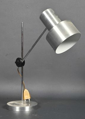 an image of a desk lamp on a metal stand