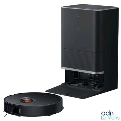 an image of a robotic vacuum cleaner with the lid open