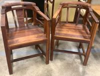 Paire de fauteuil style Colonial en bois massif.