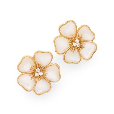 VAN CLEEF & ARPELS Paire de clips d'oreilles “Roses de Noël”… - Photo 1