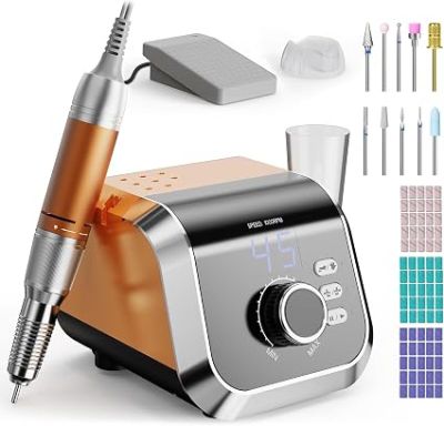 une image montrant un gros plan d'une machine équipée d'un stylo et de divers outils