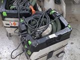 many tools that are sitting on the floor in the room