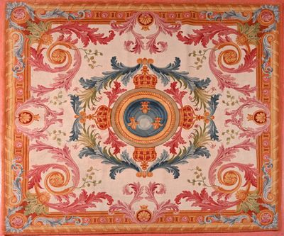 une photo d'un tapis orné d'un motif en médaillon