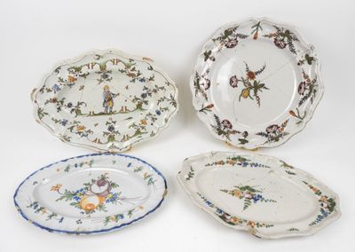 trois assiettes à motifs différents placées l'une à côté de l'autre