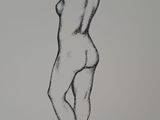 un dessin représentant une femme debout, les mains posées sur la tête
