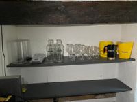 Un lot de verres et pichets : verres à bières, verres public… (photo 2)
