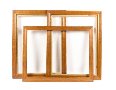 a picture of a picture of a window with a white background