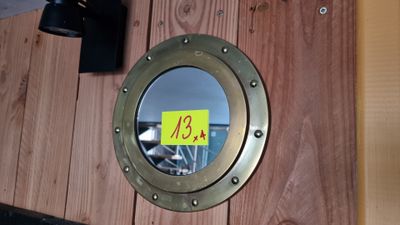 3 miroirs en métal doré à décor de hublot de bateau 1 miroir…