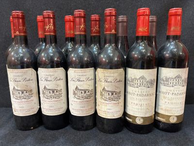 six bouteilles de vin rouge alignées