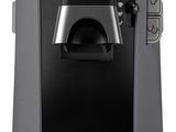 gros plan d'une cafetière sur fond blanc