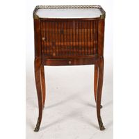 TABLE A RIDEAU LOUIS XV en placage de palissandre et satiné. (photo 3)