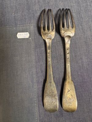 paire de fourchettes et cuillères anciennes en argent datant du début du XXe siècle