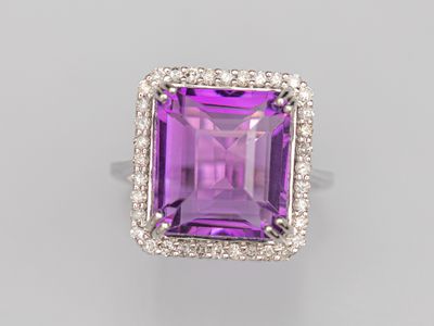 Bague en or gris 750°/°° (18K), sertie d'une améthyste recta…