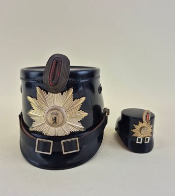Allemagne Shako de la police de Berlin.
