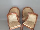 paire de fauteuils français de style louis xvi