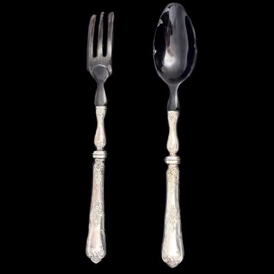 Couverts à salade en corne, les manches en métal argenté à d…