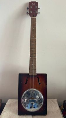 19 / G19 / Cigarbox JN cask puncheon a résonateur Bon …