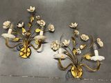 paire d'appliques en laiton et en verre ornées de fleurs et de feuilles