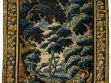 une tapisserie représentant un paysage et des arbres