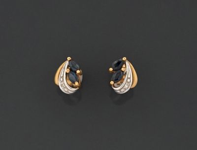 Paire de puces d'oreilles en or jaune et gris 18K 750 milliè…