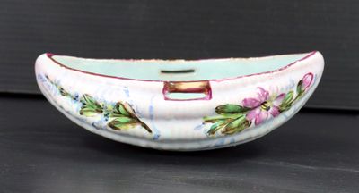 St Clément, époque GALLÉ, Coupelle en forme de demi-cabosse …