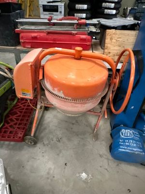 bétonnière électrique - Photo 1