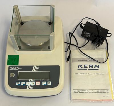 an image of a scale that is sitting on top of a table