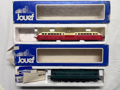 HO – JOUEF – Lot comprenant 1 loco 2D2 9135 SNCF en livrée vert foncé  - Photo 1