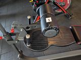 a machine that is sitting on the floor in the room