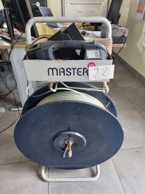 l'image d'une machine installée dans une pièce