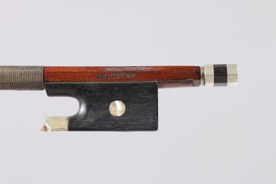an image of a violin bow with a wooden handle on a white background