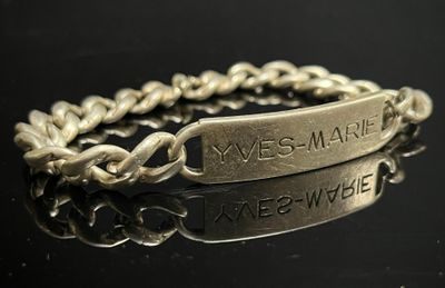 GOURMETTE en argent 800/°°° en maille avec plaque gravée "Yv…