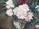 une peinture de fleurs dans un vase sur une table