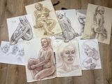 de nombreux croquis représentant une femme assise sur un tabouret