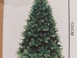 un dessin représentant un sapin de Noël sur une feuille de papier