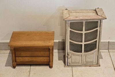 11 / CHP10 / Mobilier de poupée comprenant une commode…