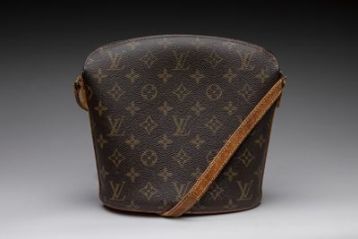 louis vuitton cross body bag